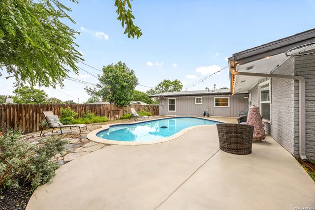 359 REXFORD DR, San Antonio, TX 78216