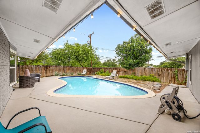 359 REXFORD DR, San Antonio, TX 78216