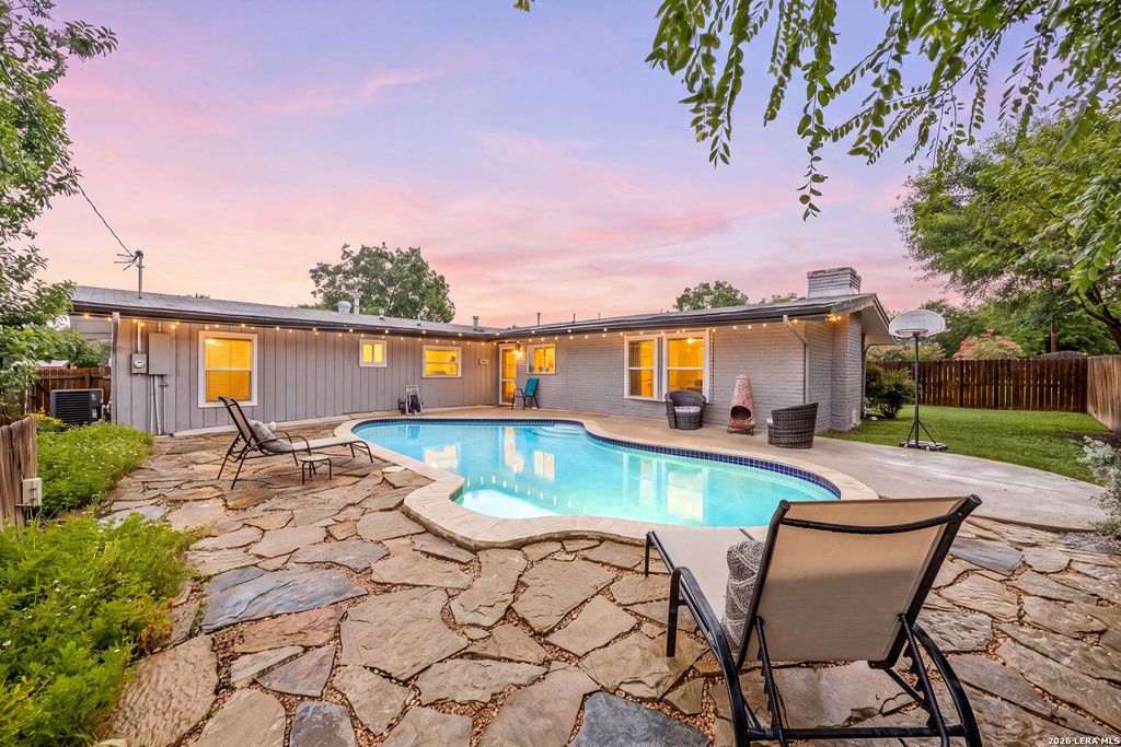 359 REXFORD DR, San Antonio, TX 78216