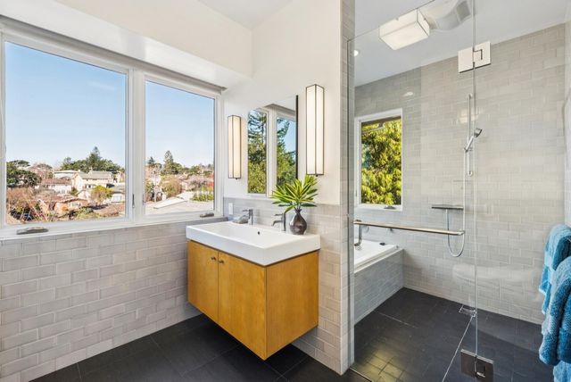 1923 Yolo Ave, Berkeley, CA 94707