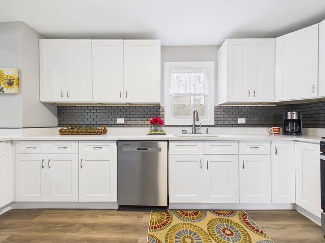 1728 N 35th Avenue, Stone Park, IL 60165