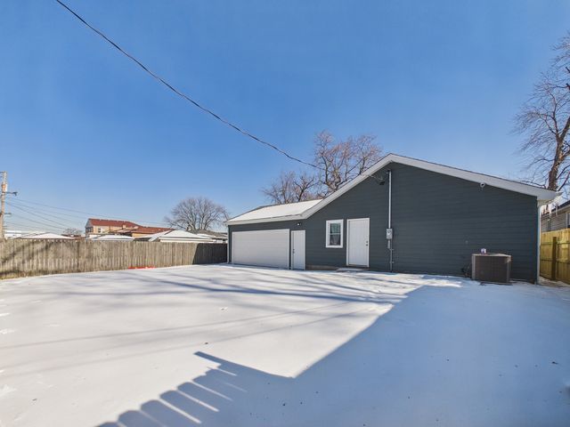 1728 N 35th Avenue, Stone Park, IL 60165