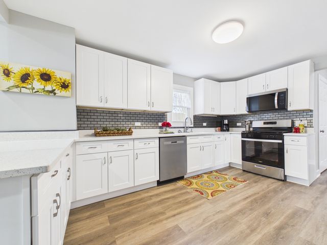 1728 N 35th Avenue, Stone Park, IL 60165