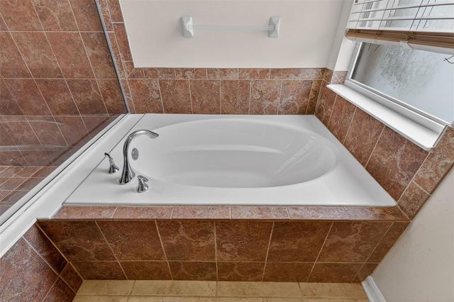 2598 PLUMADORE DRIVE, Grand Island, FL 32735