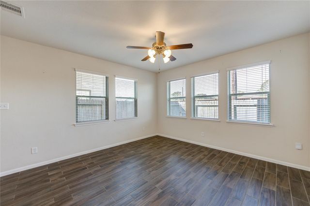 8335 Hawthorn Valley Lane, Houston, TX 77095