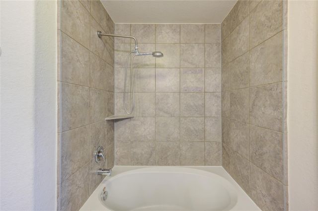 8335 Hawthorn Valley Lane, Houston, TX 77095