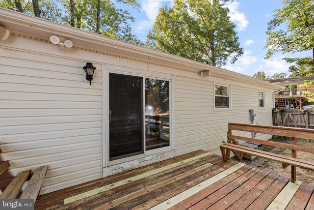 520 BUTTERNUT DR, Fredericksburg, VA 22408