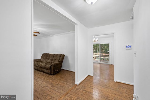 520 BUTTERNUT DR, Fredericksburg, VA 22408