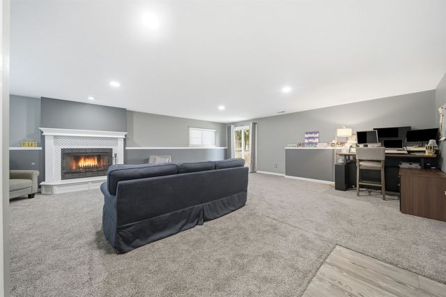 843 S Carriage Ct, Maize, KS 67101