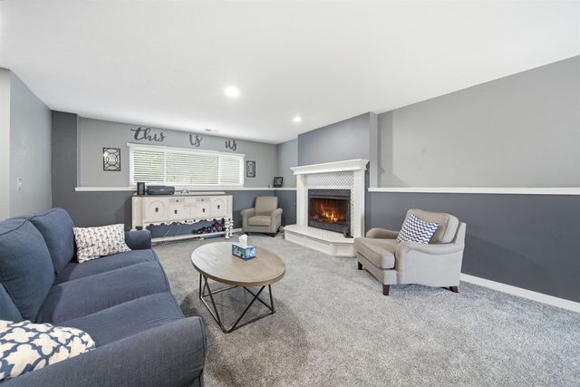 843 S Carriage Ct, Maize, KS 67101