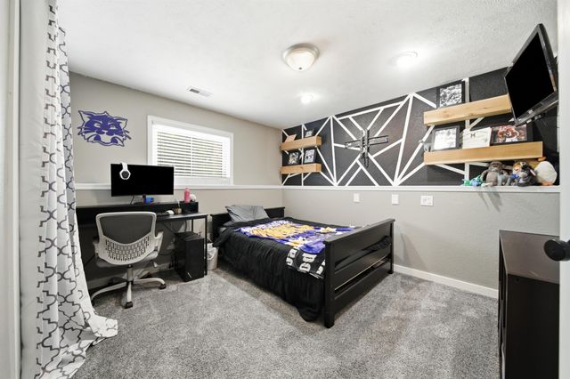 843 S Carriage Ct, Maize, KS 67101