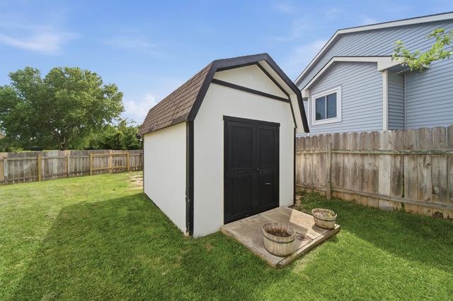 843 S Carriage Ct, Maize, KS 67101