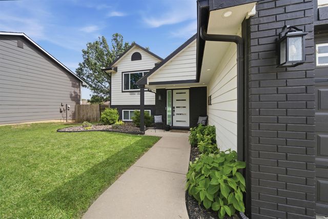 843 S Carriage Ct, Maize, KS 67101