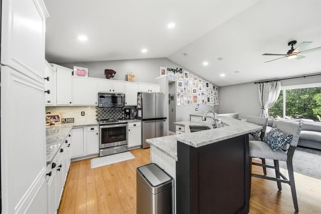 843 S Carriage Ct, Maize, KS 67101