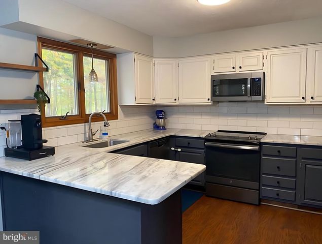 8624 VALLEY DR, Waldorf, MD 20603