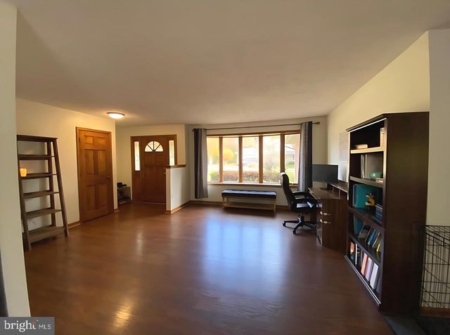 8624 VALLEY DR, Waldorf, MD 20603