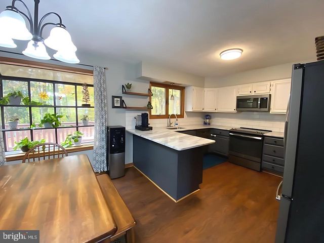 8624 VALLEY DR, Waldorf, MD 20603