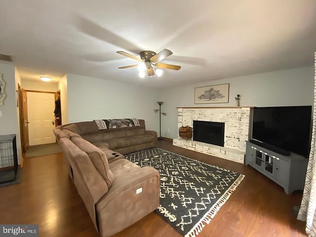 8624 VALLEY DR, Waldorf, MD 20603