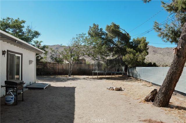 7177 Sunny Place, Yucca Valley, CA 92284
