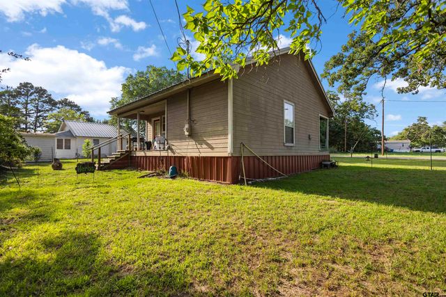 131 Lewis St., Grand Saline, TX 75140