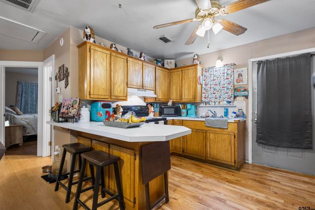 131 Lewis St., Grand Saline, TX 75140