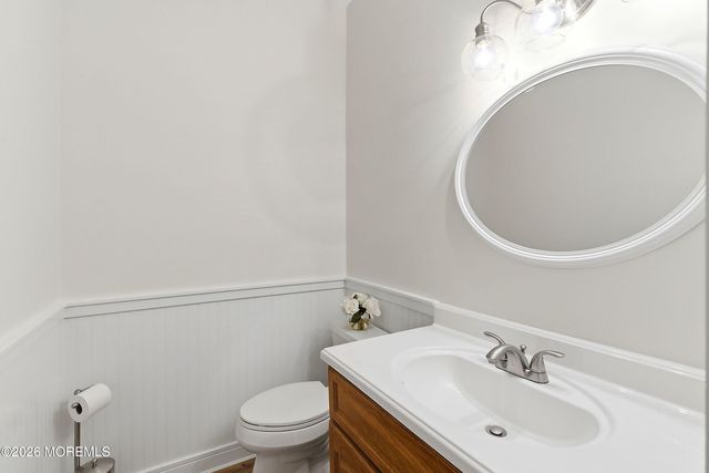 10 Ravenwood Court, Freehold, NJ 07728