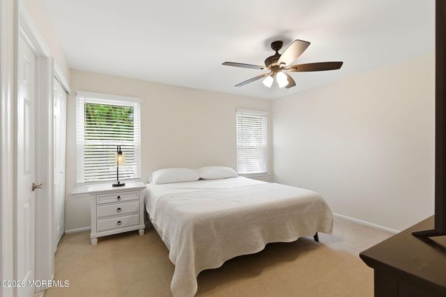 10 Ravenwood Court, Freehold, NJ 07728