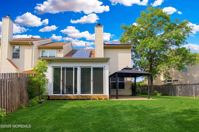 10 Ravenwood Court, Freehold, NJ 07728