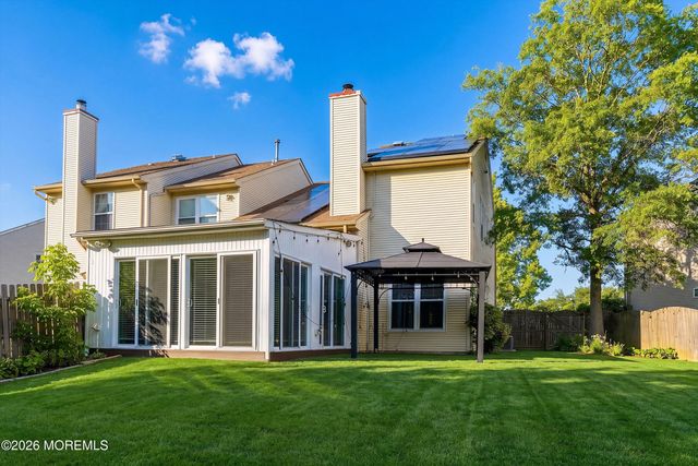 10 Ravenwood Court, Freehold, NJ 07728