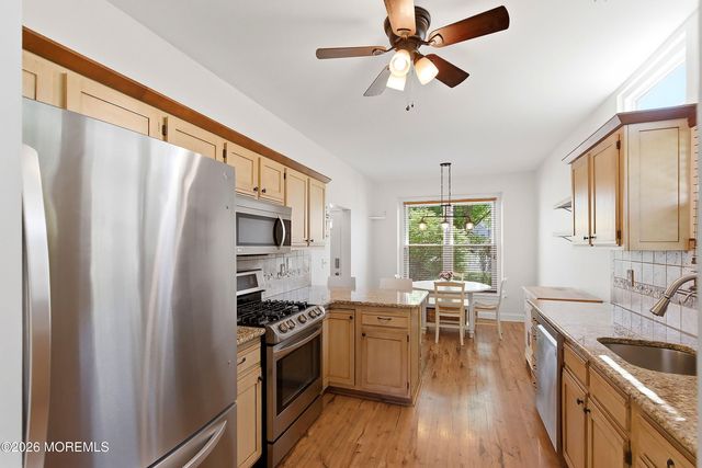 10 Ravenwood Court, Freehold, NJ 07728