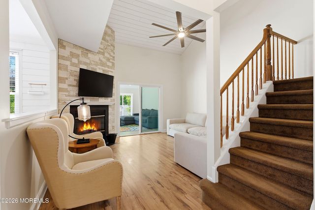 10 Ravenwood Court, Freehold, NJ 07728