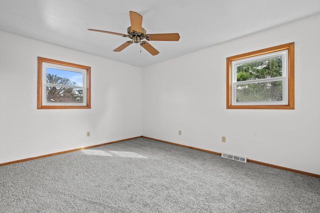 2127 Bonnie LANE, Waukesha, WI 53188