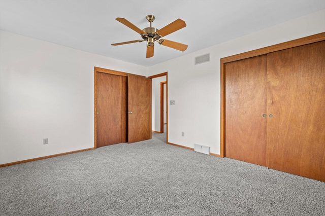 2127 Bonnie LANE, Waukesha, WI 53188