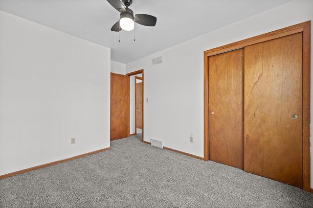 2127 Bonnie LANE, Waukesha, WI 53188