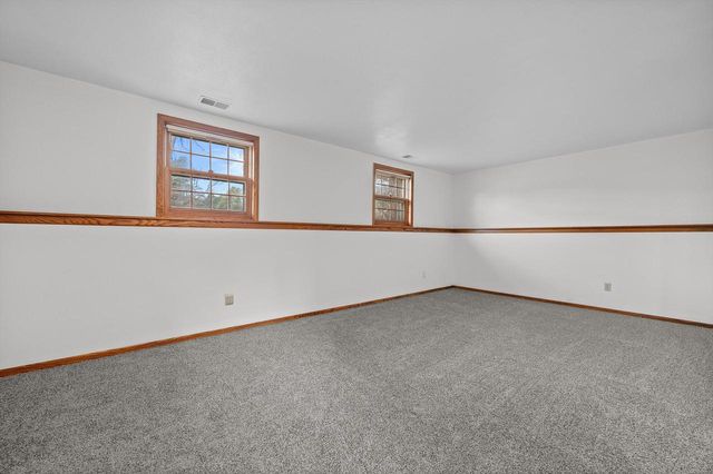 2127 Bonnie LANE, Waukesha, WI 53188