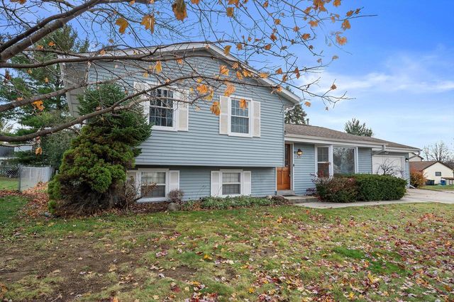 2127 Bonnie LANE, Waukesha, WI 53188