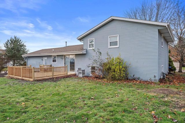 2127 Bonnie LANE, Waukesha, WI 53188