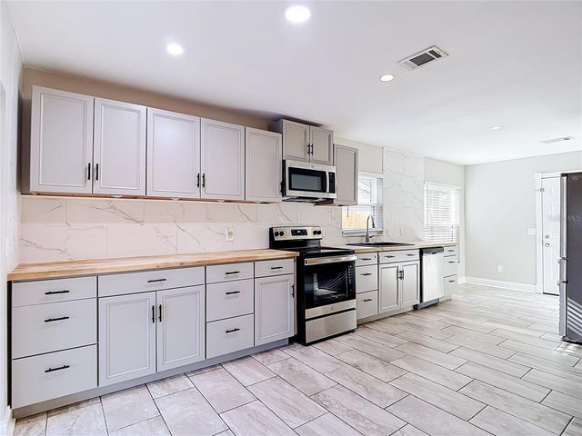 1032 HARDWOOD DRIVE, Valrico, FL 33596