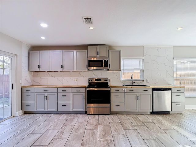 1032 HARDWOOD DRIVE, Valrico, FL 33596