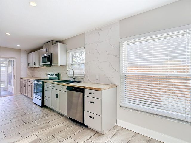 1032 HARDWOOD DRIVE, Valrico, FL 33596
