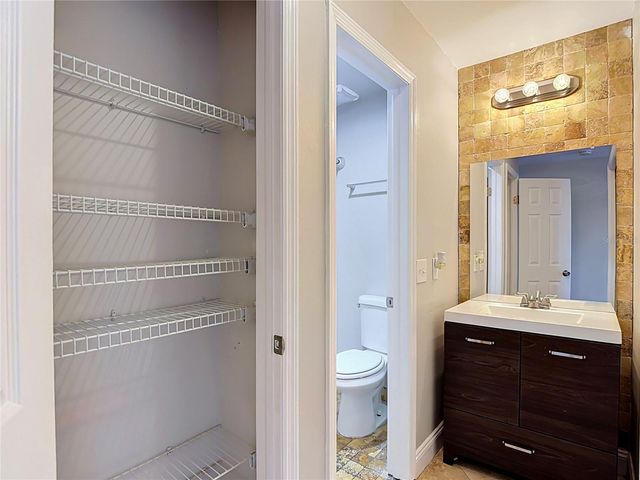 1032 HARDWOOD DRIVE, Valrico, FL 33596