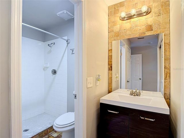 1032 HARDWOOD DRIVE, Valrico, FL 33596