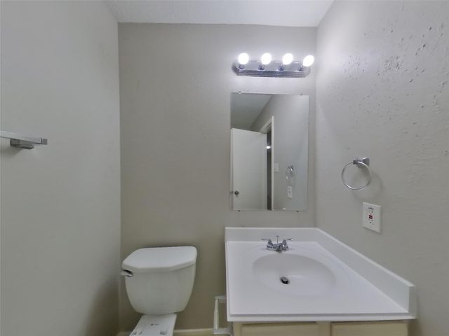 1702 Glacier Blue Drive, Fresno, TX 77545