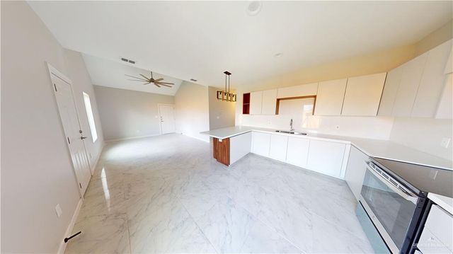905 W 8th Street, Mission, TX 78572