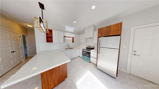 905 W 8th Street, Mission, TX 78572
