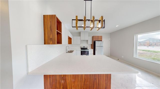 905 W 8th Street, Mission, TX 78572