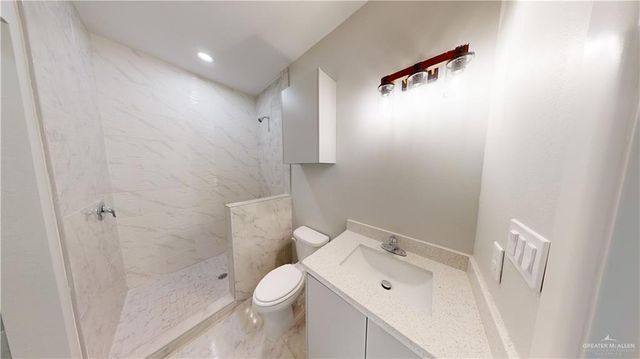 905 W 8th Street, Mission, TX 78572