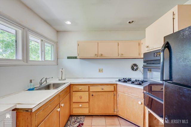 18 Stanworth Road, South Brunswick, NJ 08824