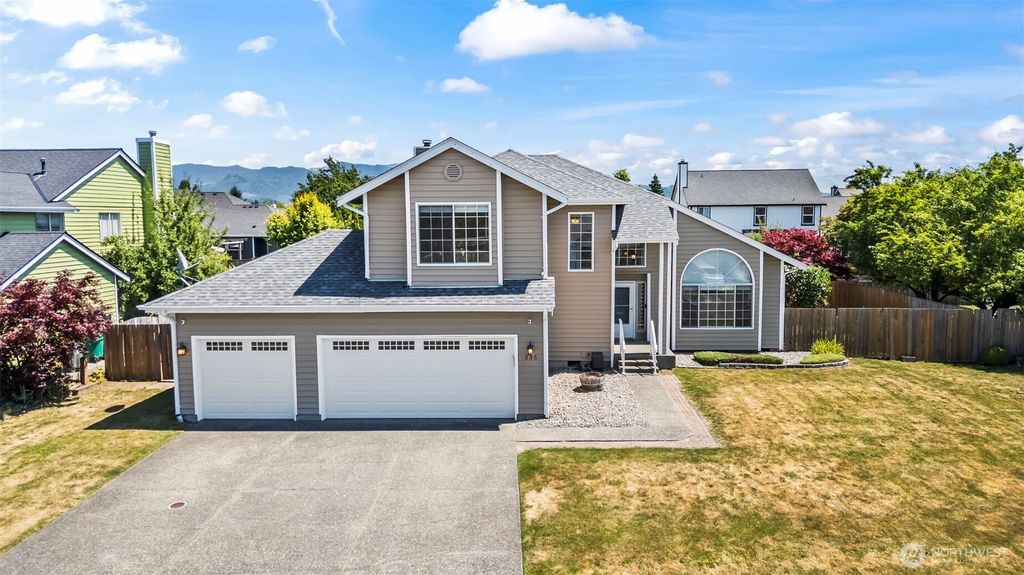 535 Blanchat Court, Enumclaw, WA 98022