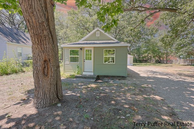 2657 Roberts Street, Norton Shores City, MI 49444